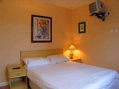 Old Grey Mare By Greene King Hotel