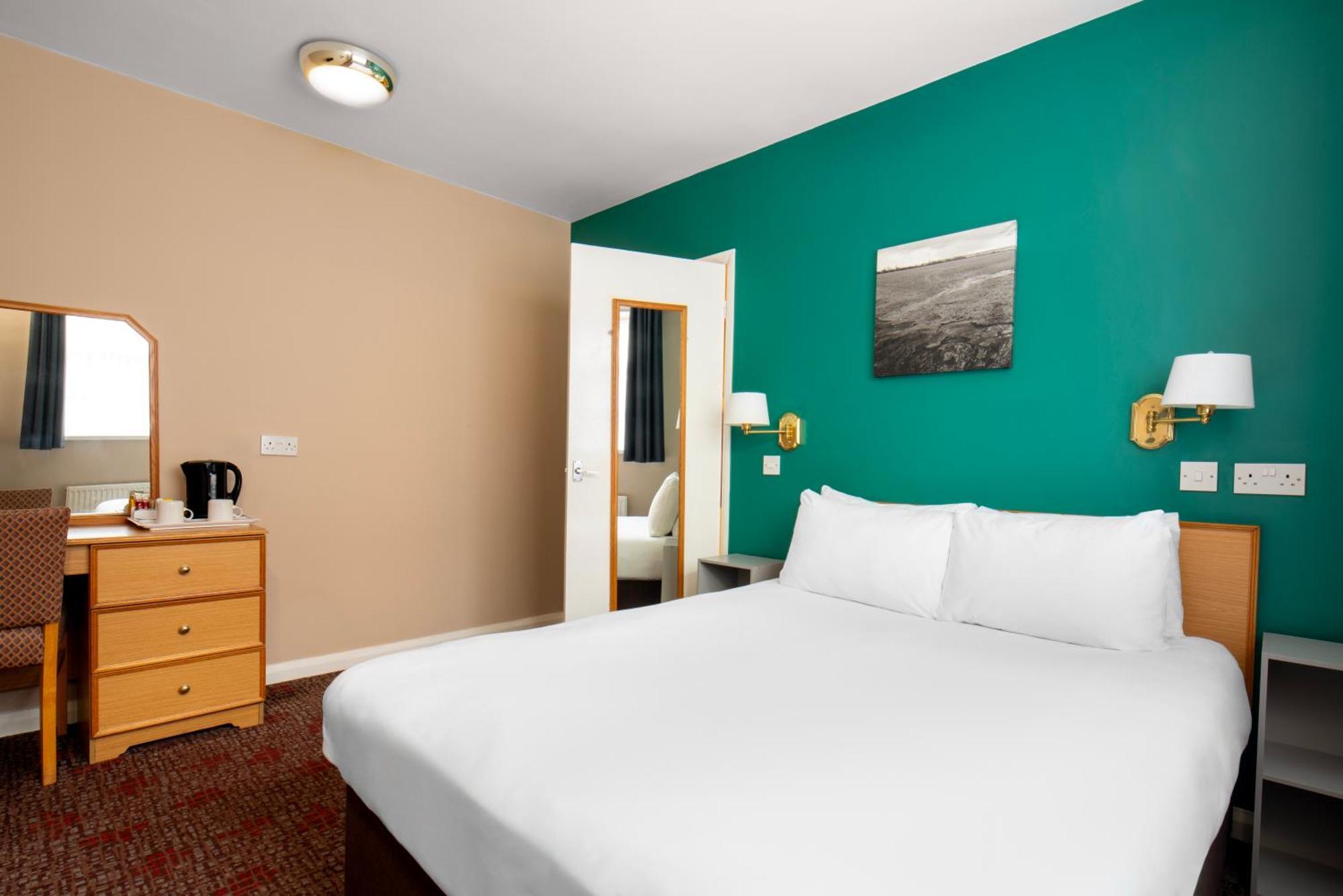 Old Grey Mare By Greene King Hotel Kingston upon Hull